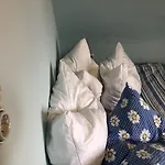 Blaues Zimmer, -keine Wohnung, Keine Küche-mit Grossem Balkon, Bad Ist Ein Traum, Nur 50 Schritte Zum Radweg Am Main Pensión Mainstockheim