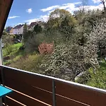 Blaues Zimmer, -keine Wohnung, Keine Küche-mit Grossem Balkon, Bad Ist Ein Traum, Nur 50 Schritte Zum Radweg Am Main Pensión