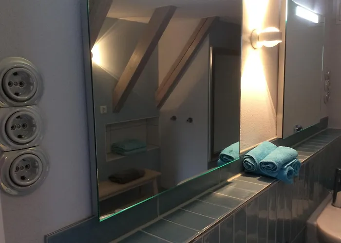 게스트하우스 Blaues -keine Kueche- Mit Grossem Balkon, Bad Ist Ein Traum, Nur 50 Schritte Zum Radweg Am Main Mainstockheim