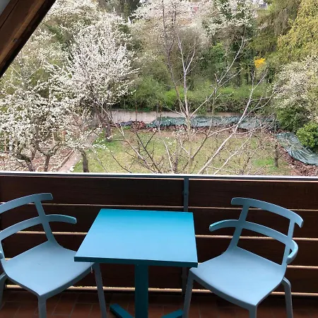 Πανσιόν Blaues -keine Kueche- Mit Grossem Balkon, Bad Ist Ein Traum, Nur 50 Schritte Zum Radweg Am Main 3*