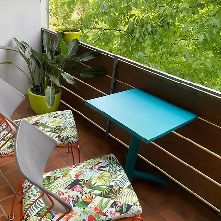 Blaues -keine Kueche- Mit Grossem Balkon, Bad Ist Ein Traum, Nur 50 Schritte Zum Radweg Am Main Πανσιόν Mainstockheim